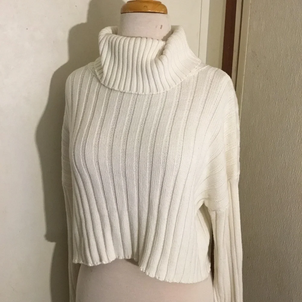 Forever 21 Cropped, oversized turtleneck sweater - Picture 1 of 7